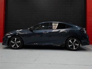 2017 Honda Civic - Thumbnail