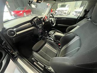 2015 Mini Cooper - Thumbnail
