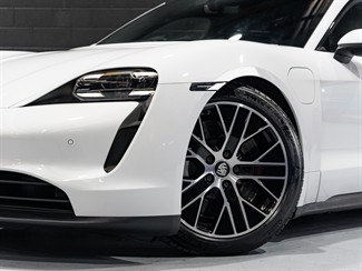 2021 Porsche Taycan - Thumbnail