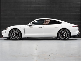 2021 Porsche Taycan - Thumbnail