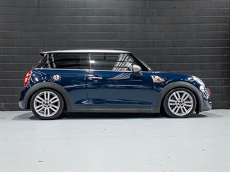 2018 Mini Cooper - Thumbnail