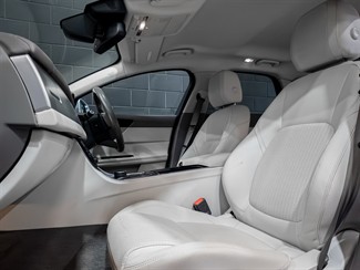 2019 Jaguar XF - Thumbnail