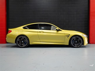 2015 BMW M4 - Thumbnail