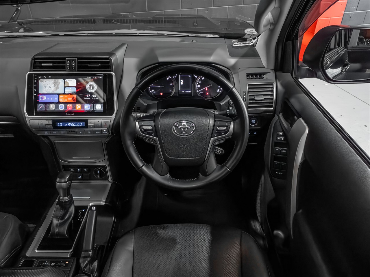 2023 TOYOTA Landcruiser Prado