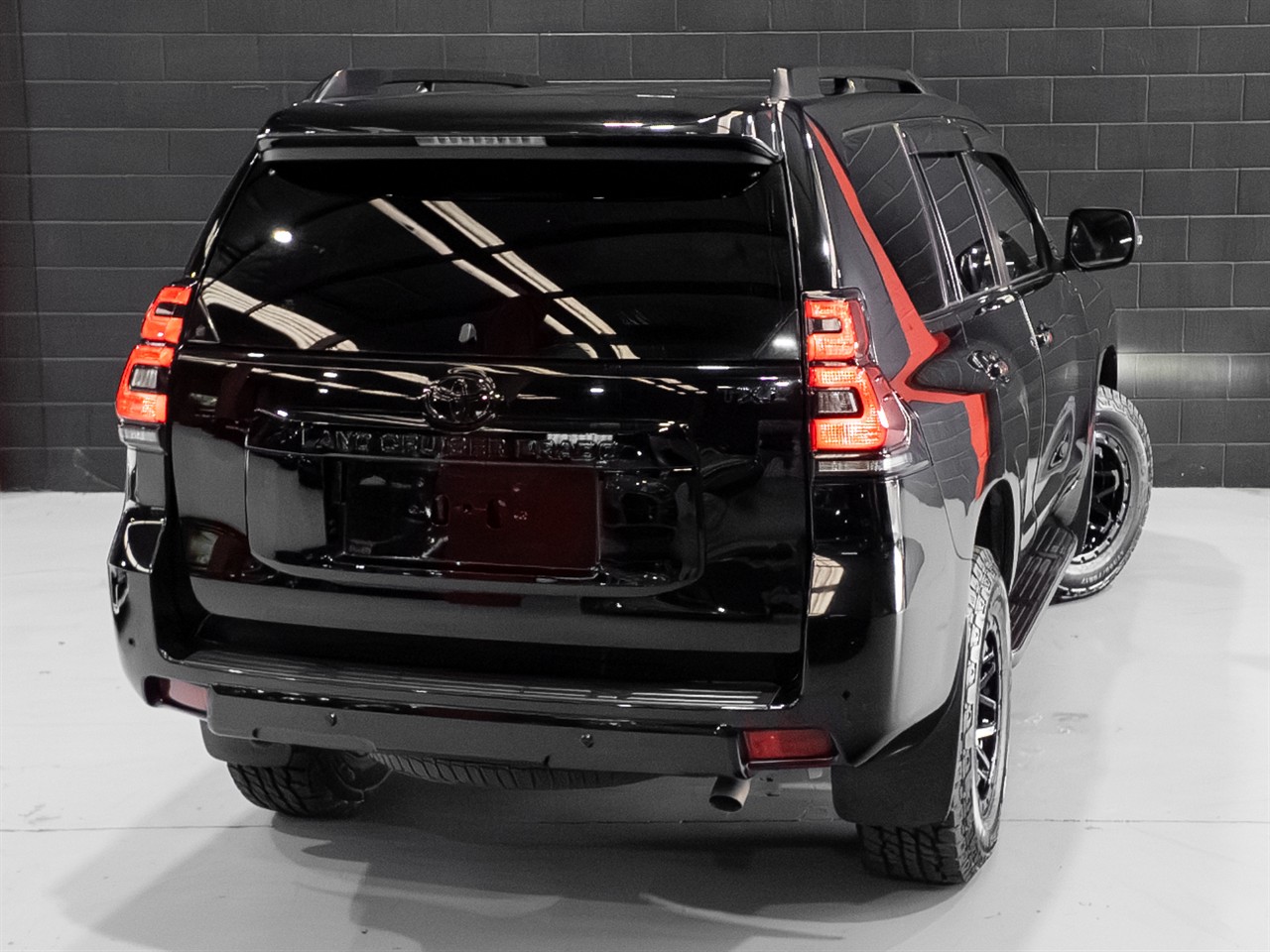 2023 TOYOTA Landcruiser Prado