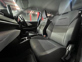 2024 Suzuki Swift - Thumbnail