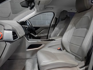 2017 Jaguar F-PACE - Thumbnail