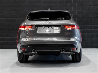 2017 Jaguar F-PACE - Thumbnail