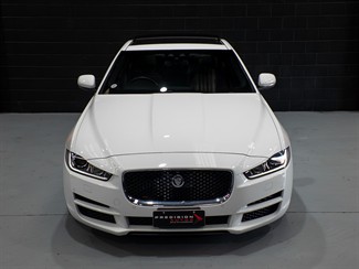 2016 Jaguar XE - Thumbnail