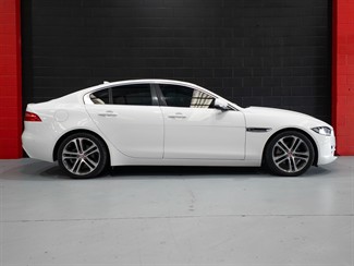 2016 Jaguar XE - Thumbnail