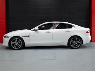 2016 Jaguar XE - Thumbnail