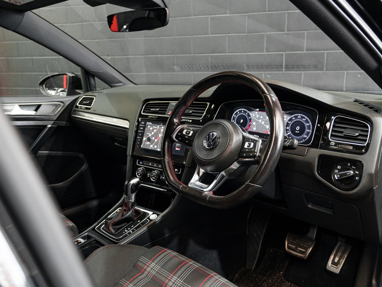 2017 Volkswagen GOLF