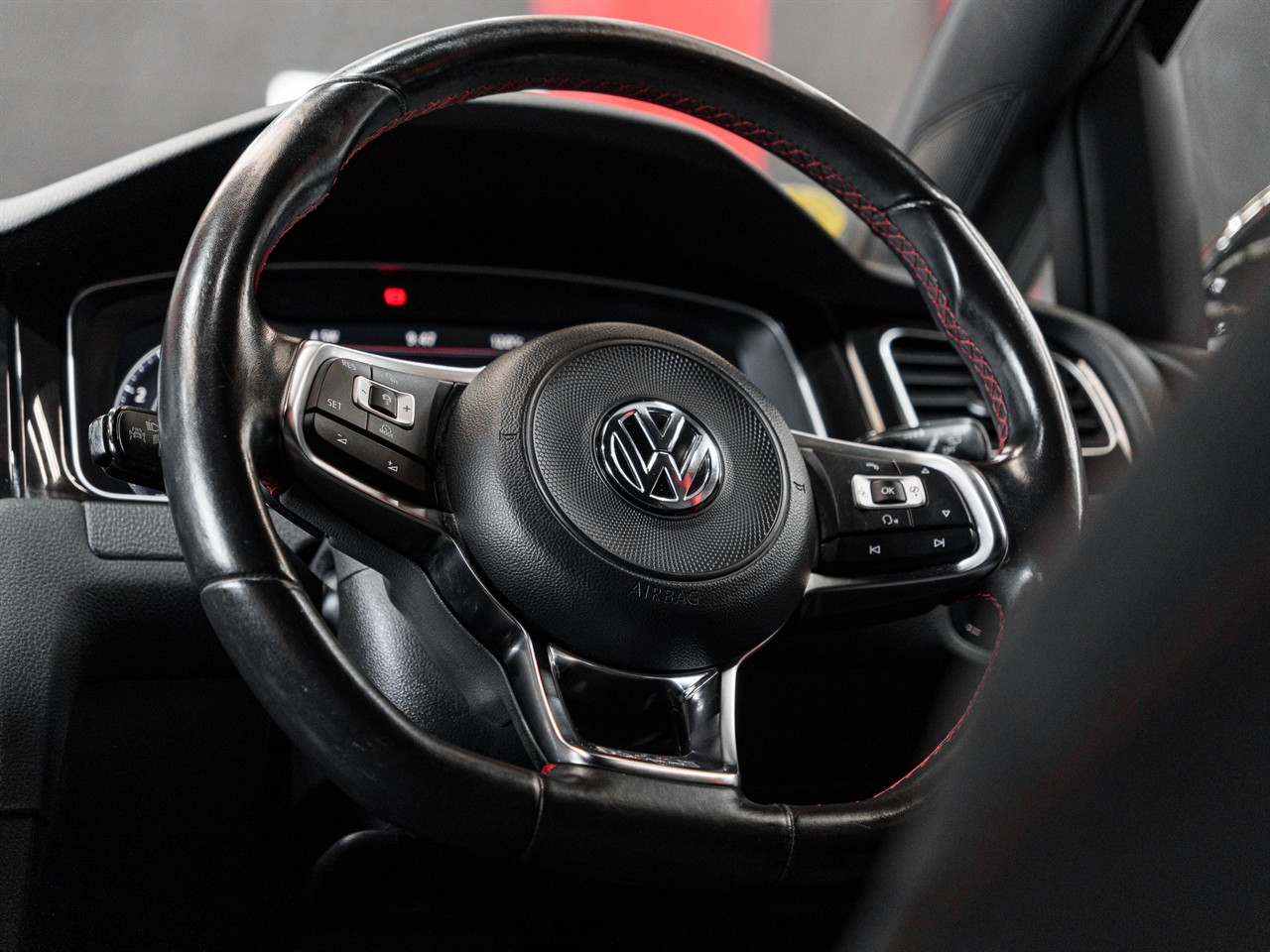 2017 Volkswagen GOLF