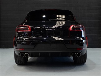 2017 Porsche Macan - Thumbnail