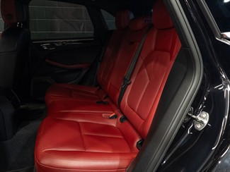 2017 Porsche Macan - Thumbnail