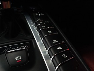 2017 Porsche Macan - Thumbnail