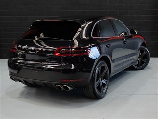 2017 Porsche Macan - Thumbnail