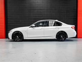 2018 BMW 320I - Thumbnail