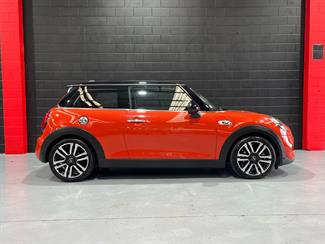 2018 Mini Cooper - Thumbnail