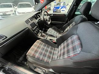 2014 Volkswagen GOLF - Thumbnail
