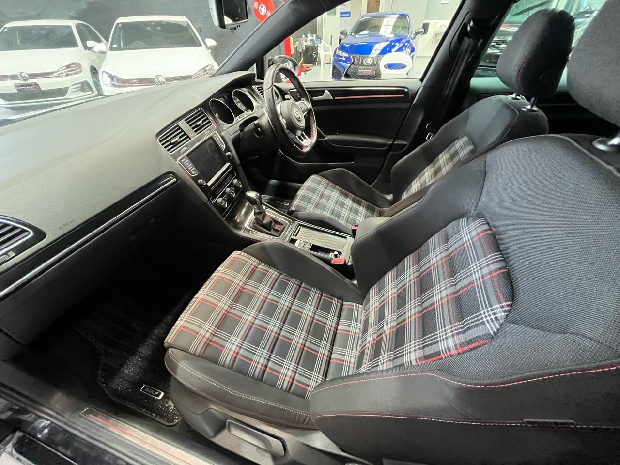 2014 Volkswagen GOLF