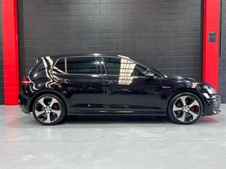 2014 Volkswagen GOLF - Thumbnail
