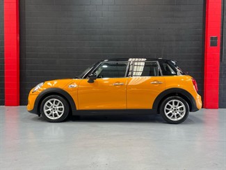 2015 Mini Cooper - Thumbnail
