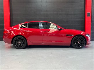 2018 Jaguar XE - Thumbnail