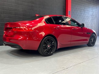 2018 Jaguar XE - Thumbnail