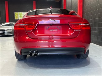 2018 Jaguar XE - Thumbnail
