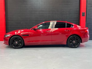 2018 Jaguar XE - Thumbnail