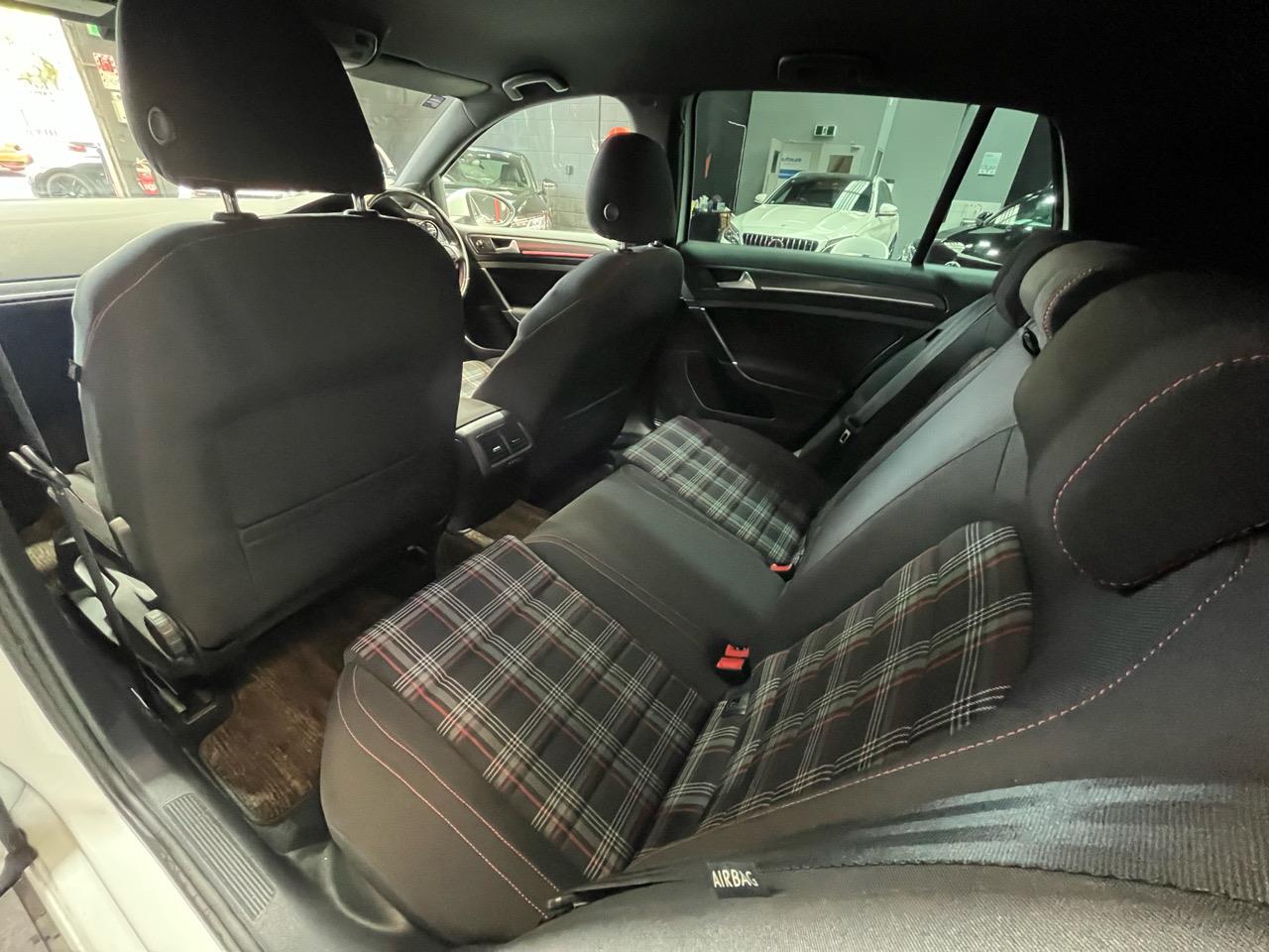 2017 Volkswagen GOLF