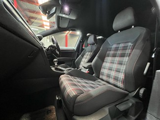 2017 Volkswagen GOLF - Thumbnail