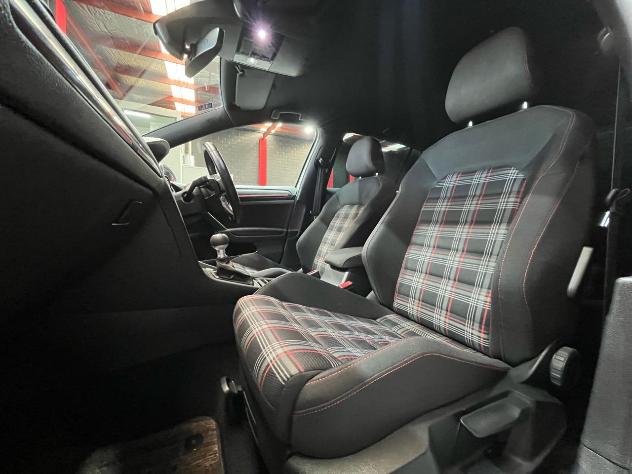 2017 Volkswagen GOLF
