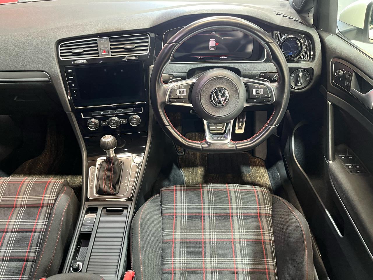 2017 Volkswagen GOLF
