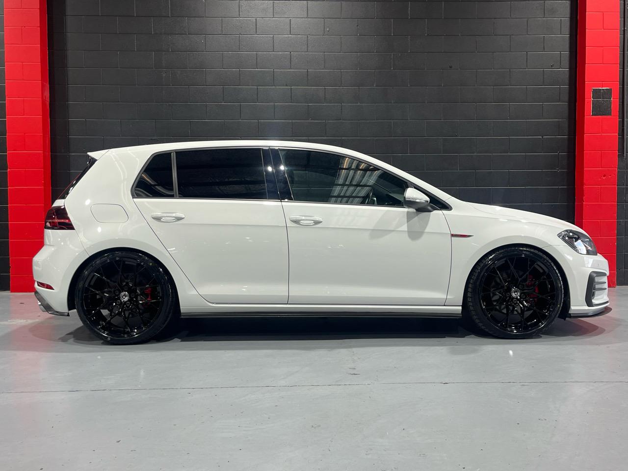 2017 Volkswagen GOLF