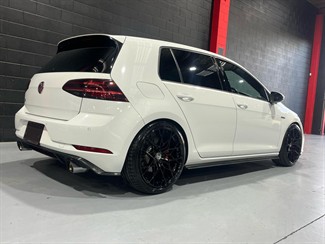 2017 Volkswagen GOLF - Thumbnail