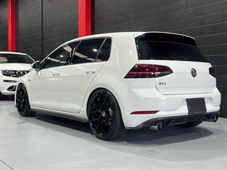 2017 Volkswagen GOLF - Thumbnail