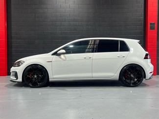 2017 Volkswagen GOLF - Thumbnail