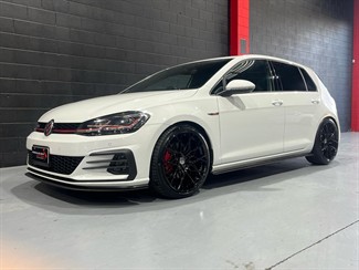 2017 Volkswagen GOLF - Thumbnail
