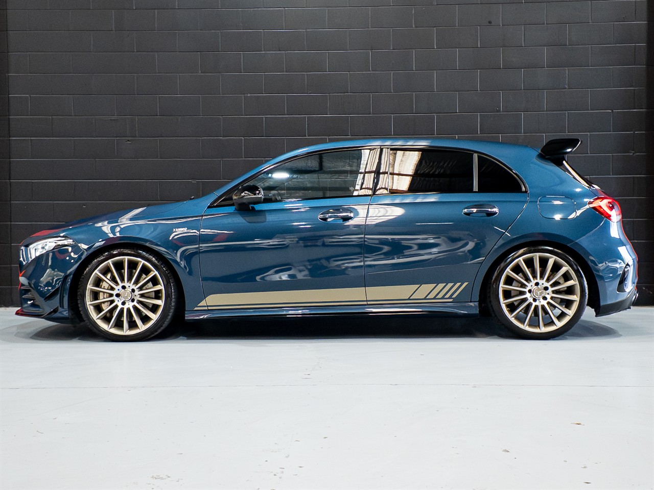 2019 Mercedes-Benz A 35