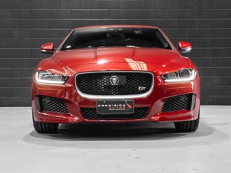 2017 Jaguar XE - Thumbnail