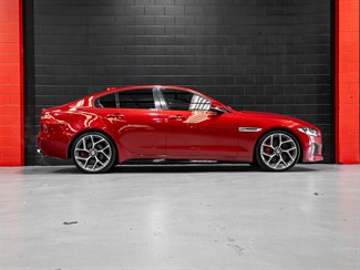 2017 Jaguar XE - Thumbnail