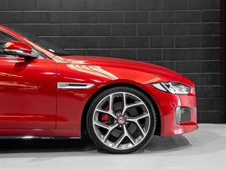 2017 Jaguar XE - Thumbnail