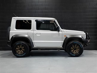 2022 Suzuki Jimny - Thumbnail