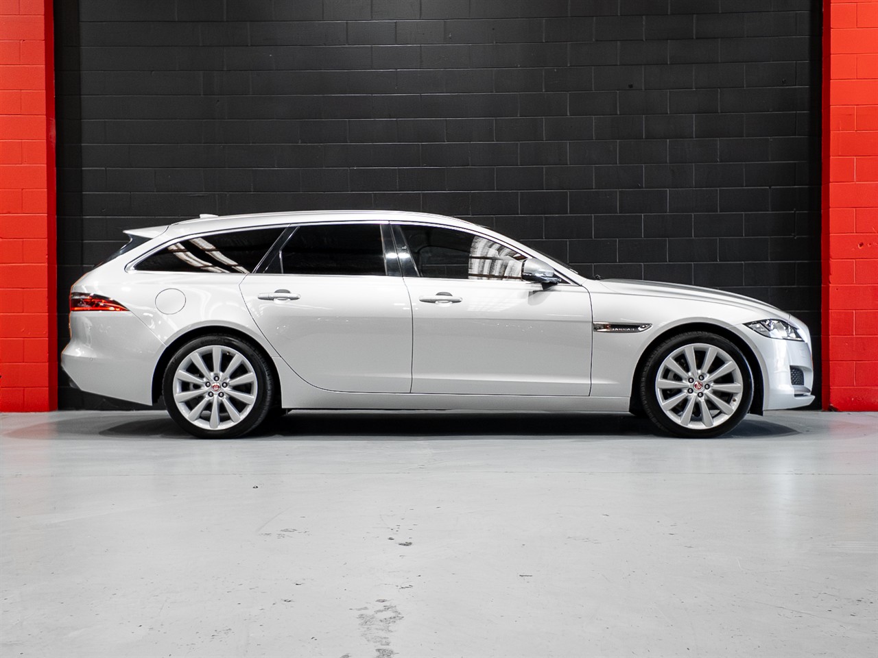 2020 Jaguar XF