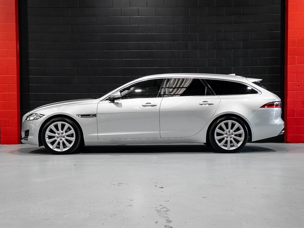 2020 Jaguar XF