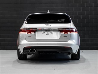 2020 Jaguar XF - Thumbnail