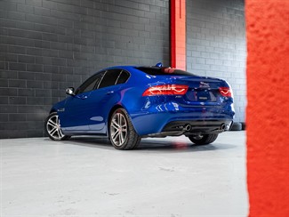 2018 Jaguar XE - Thumbnail