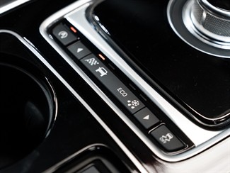 2016 Jaguar XE - Thumbnail